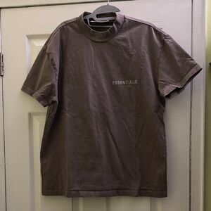 MEN’s Essentials Dark Brown Short Sleeve Tee size SMALL